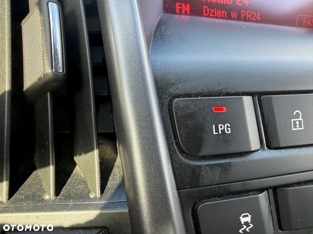 Opel Astra - 16