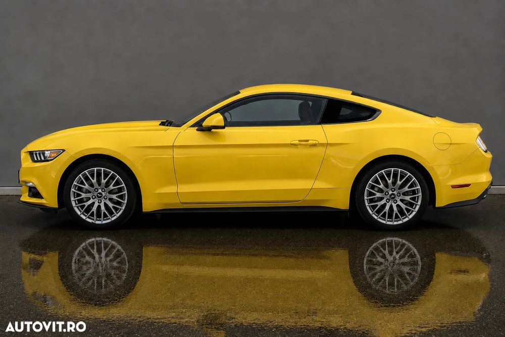 Ford Mustang - 8