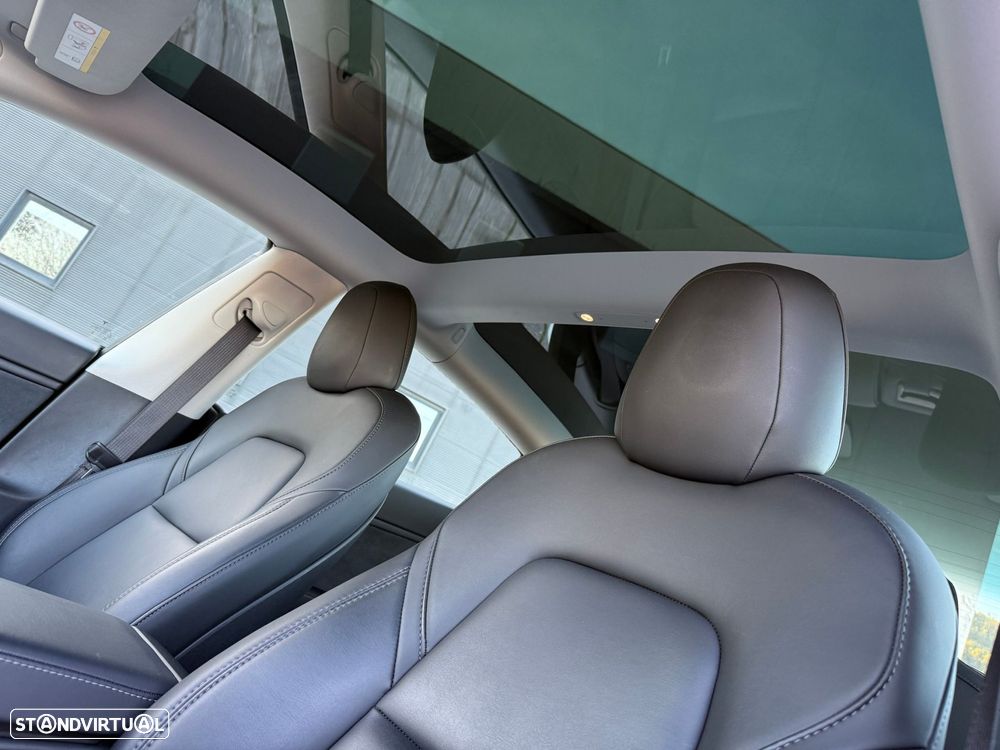 Tesla Model 3 Long-Range Dual Motor AWD - 16