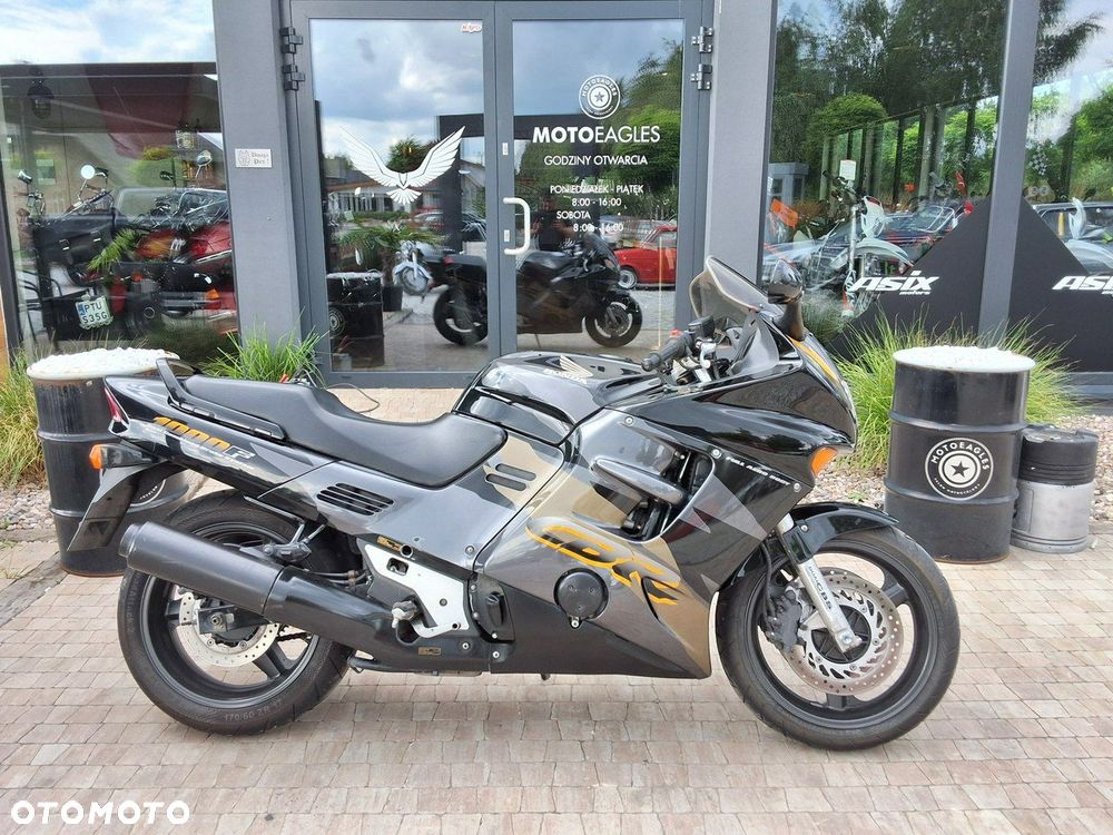 Honda CBR - 16