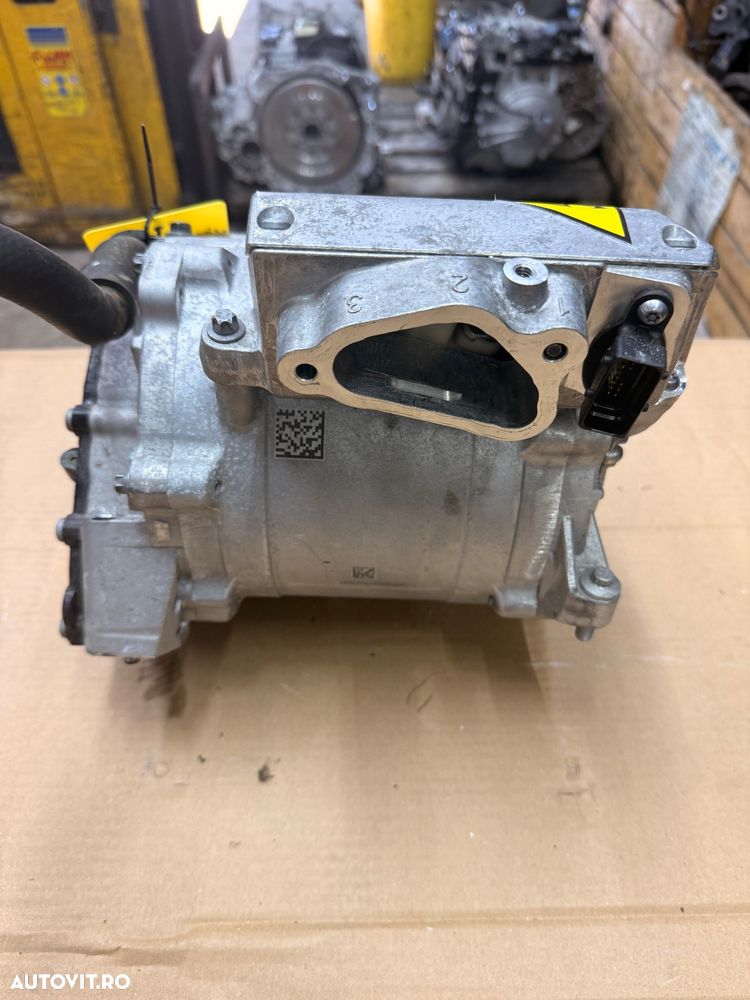 Generator, variator cutie viteze VOLVO XC40 1.5 Hybrid an 2017-2024 cu 15.000 km cod 32257268 - 3