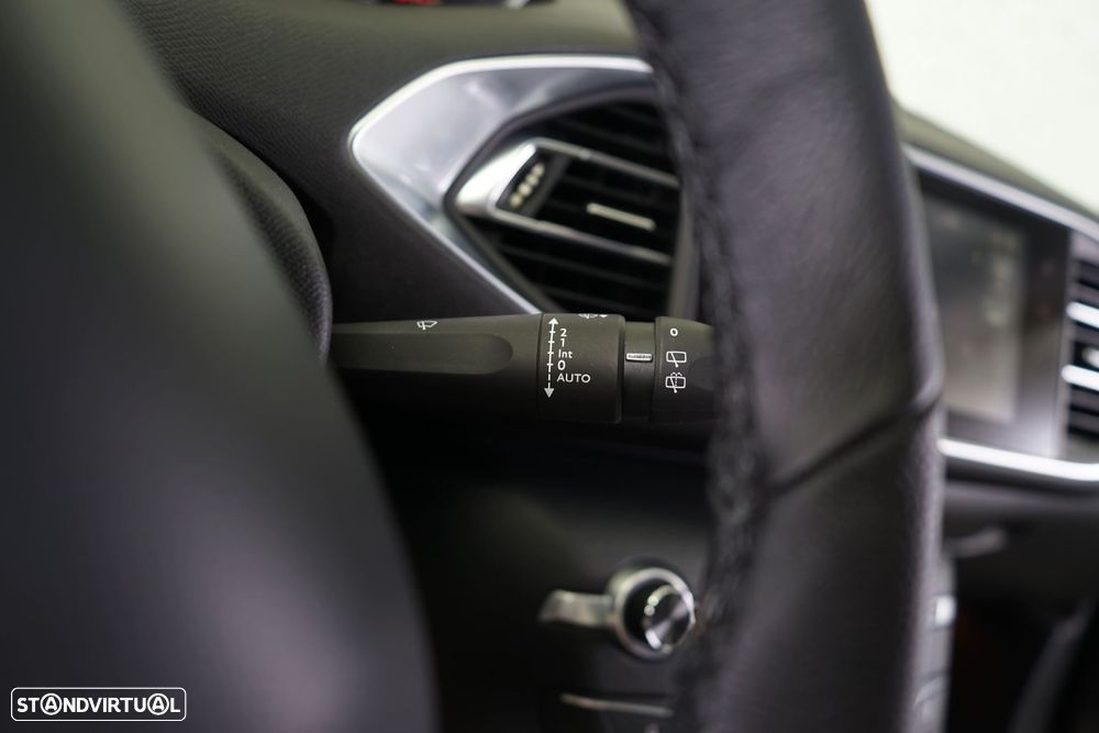 Peugeot 308 SW 1.6 BlueHDi Allure - 24