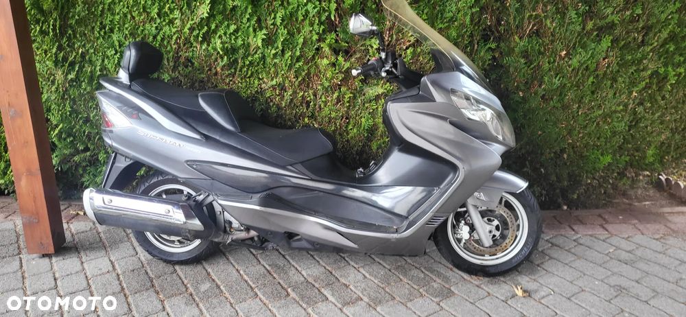 Suzuki Burgman - 9