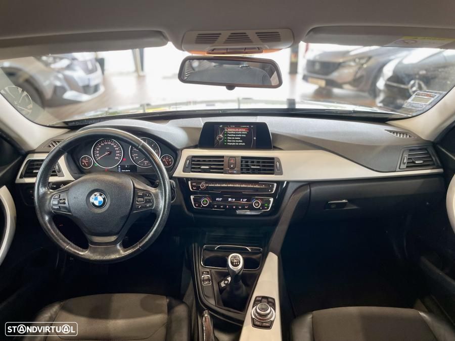 BMW 318 d Advantage - 31