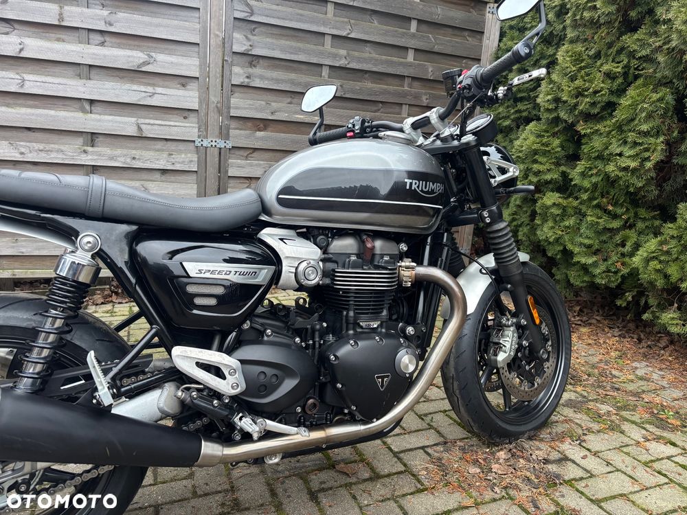 Triumph Speed Twin - 2