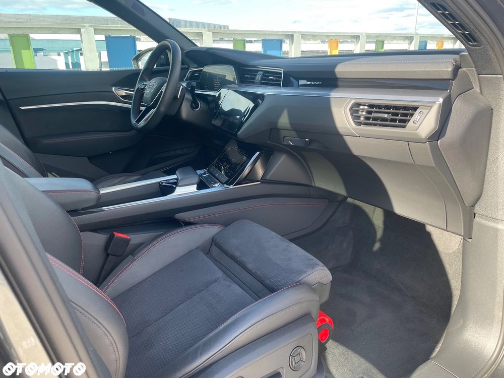 Audi Q8 Sportback e-tron - 22