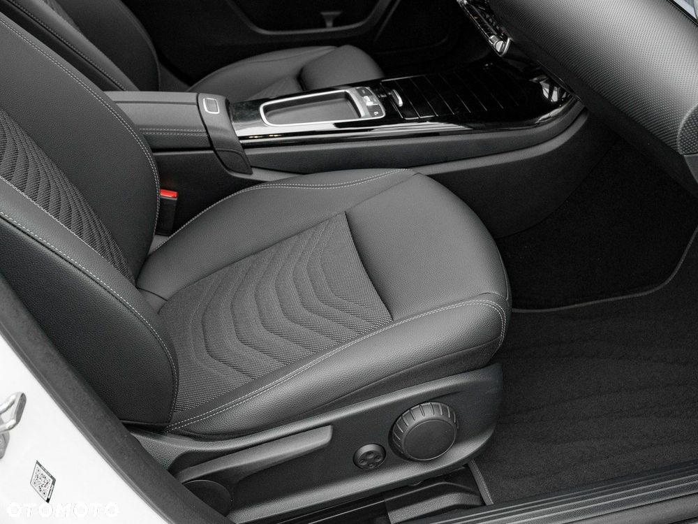 Mercedes-Benz Klasa A 200 d Progressive 8G-DCT - 30