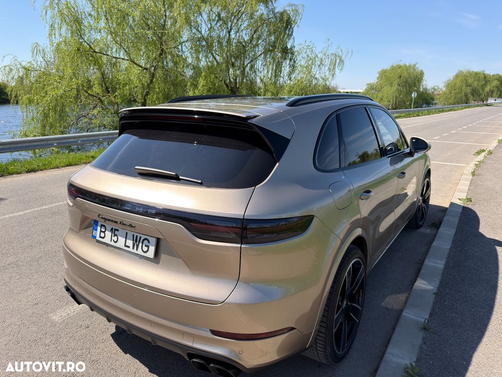 Porsche Cayenne Turbo - 31