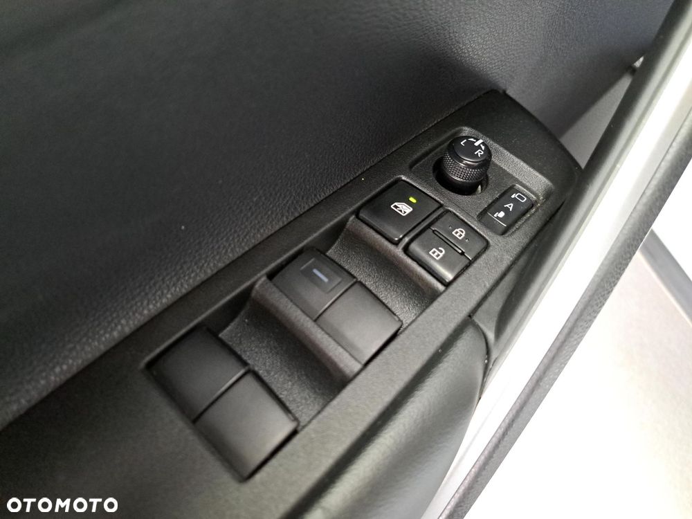 Toyota Corolla Cross - 25