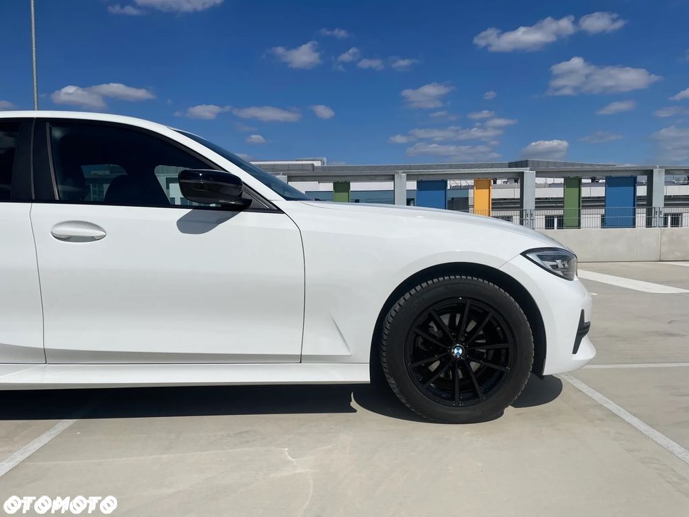 BMW Seria 3 320i xDrive Sport Line sport - 13
