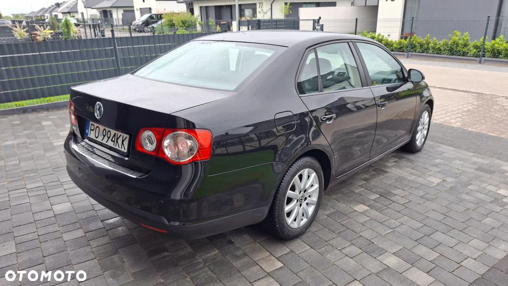 Volkswagen Jetta 1.6 Trendline - 15