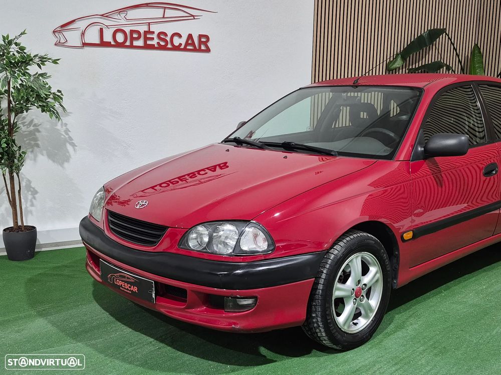 Toyota Avensis Liftback 1.6 Terra JE - 2