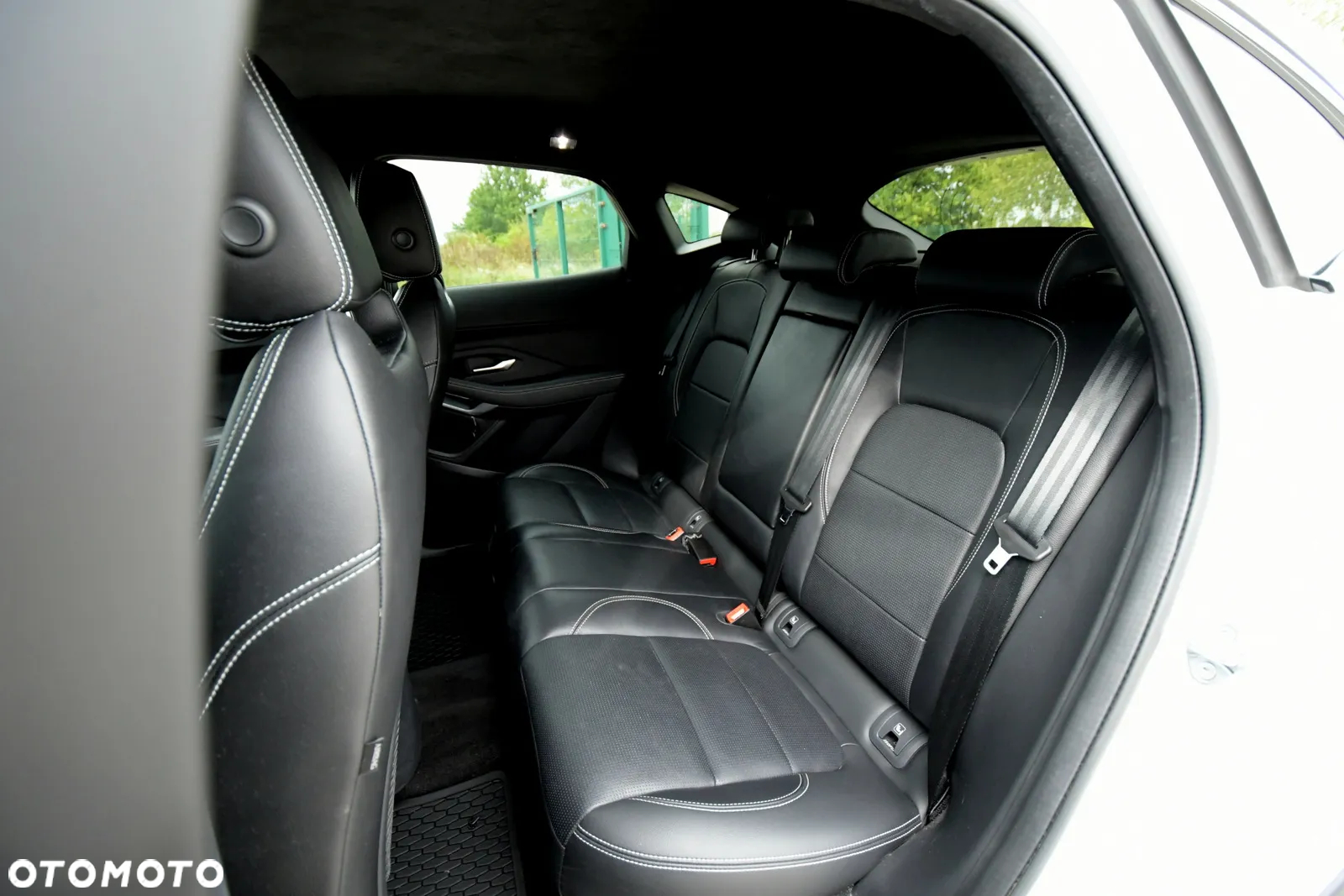 Jaguar E-Pace D200 AWD R-Dynamic S - 22