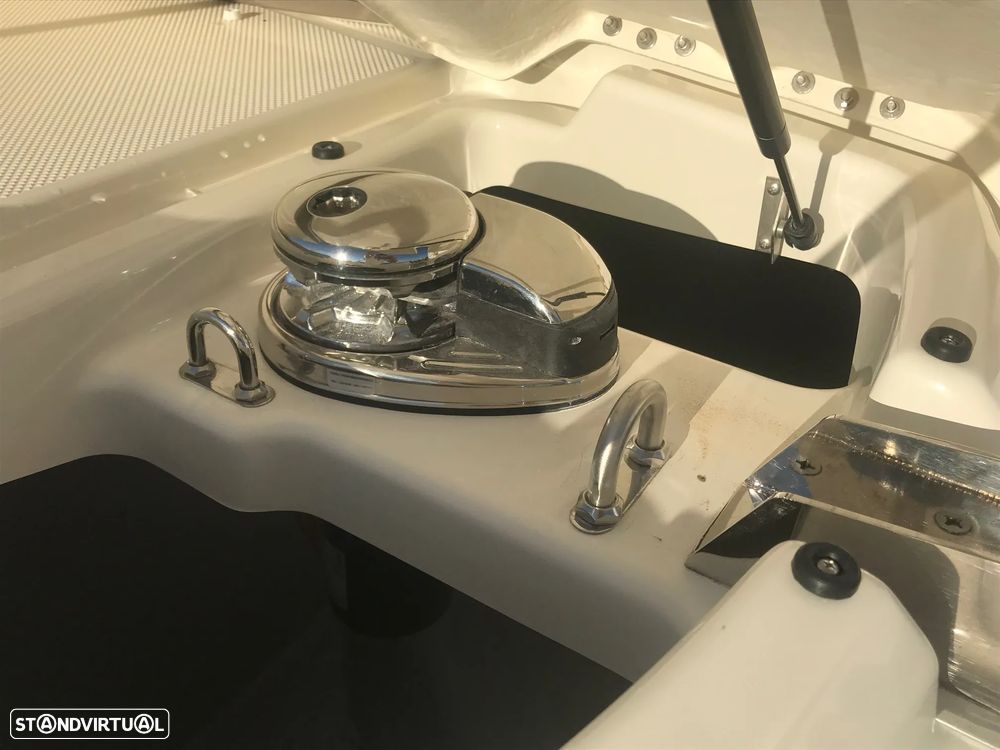 Quicksilver Activ 675 Sundeck - 11
