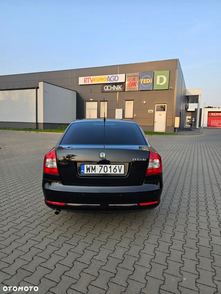 Skoda Octavia 1.6 Elegance - 10