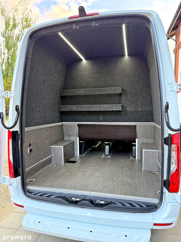 Mercedes-Benz Sprinter 907.235 - 32