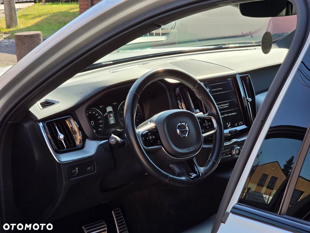 Volvo XC 60 T4 R-Design - 20