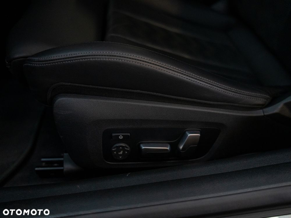 BMW M4 Competition M xDrive sport - 18