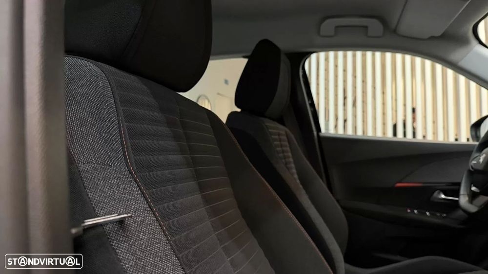 Peugeot 2008 PureTech 100 Style - 25