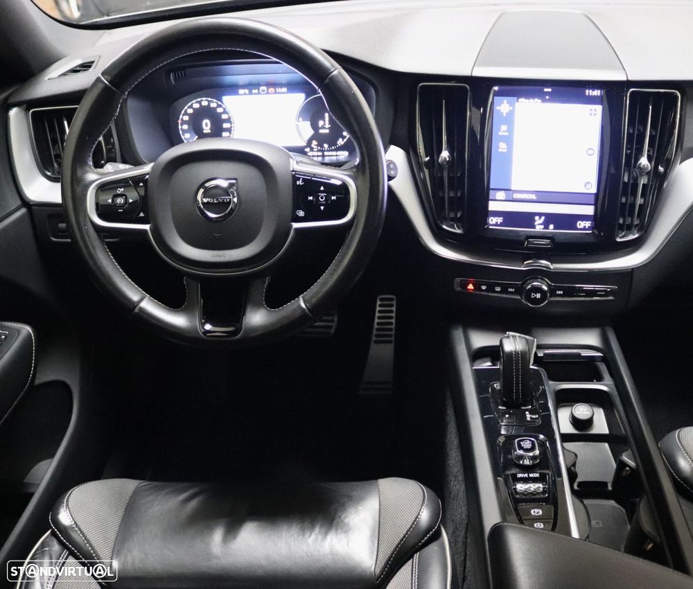 Volvo XC 60 2.0 T6 PHEV R-Design AWD - 38