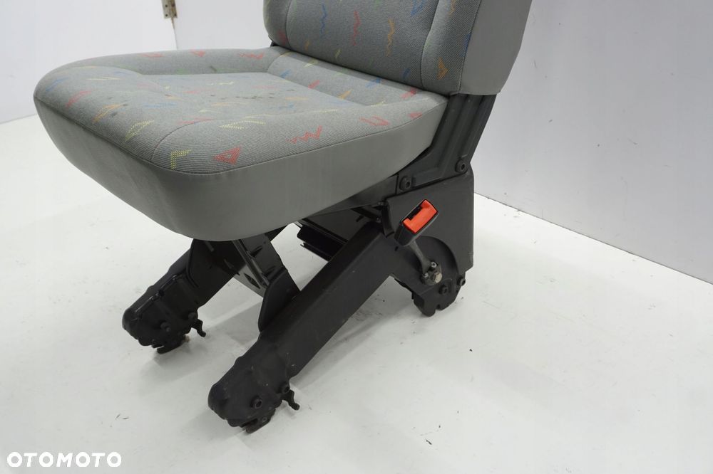 VW TRANSPORTER T5 MULTIVAN FOTEL PRAWY PRZÓD PASAŻERA - 4