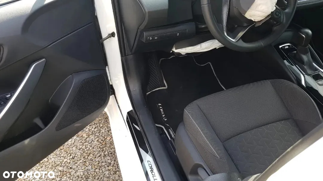 Toyota Corolla 1.8 Hybrid Comfort - 17