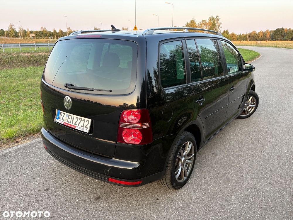 Volkswagen Touran - 7