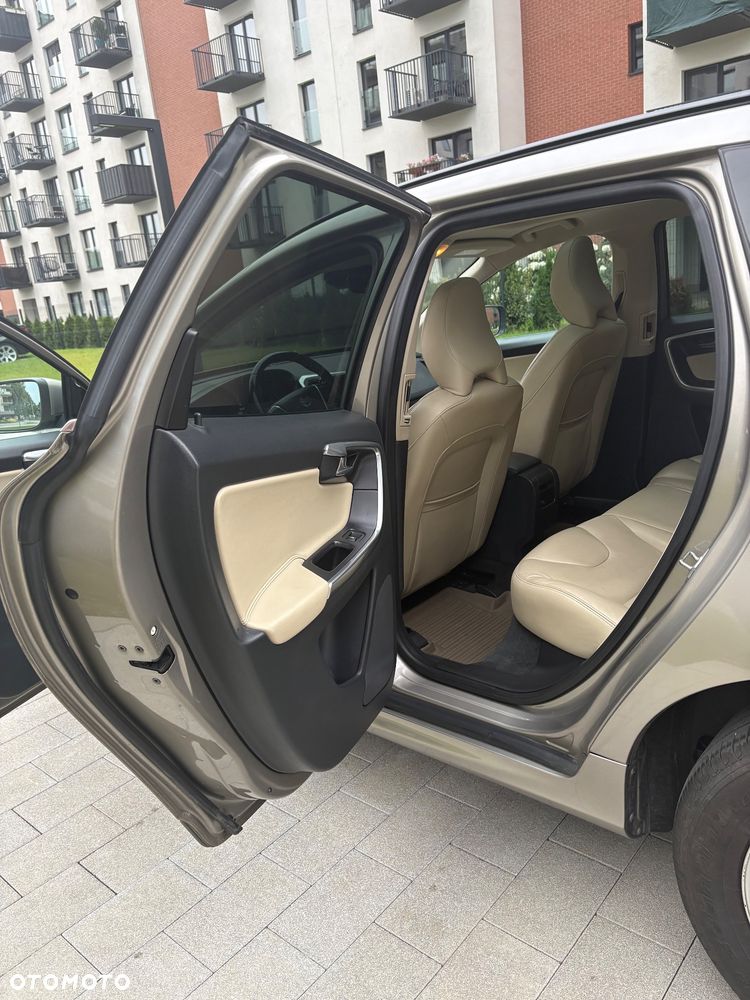 Volvo XC 60 D3 Drive-E Momentum - 11