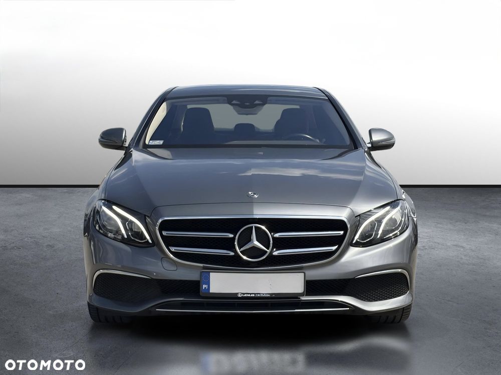 Mercedes-Benz Klasa E - 8