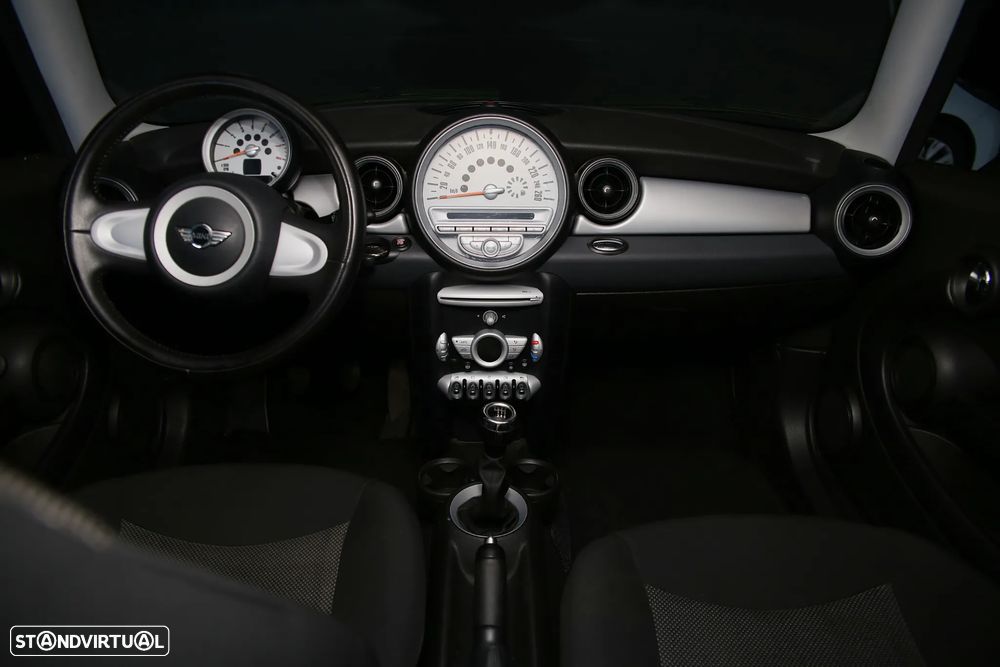 MINI 3 Portas One - 9