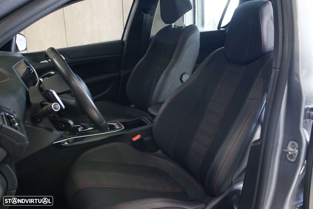 Peugeot 308 1.2 PureTech GT EAT8 - 32