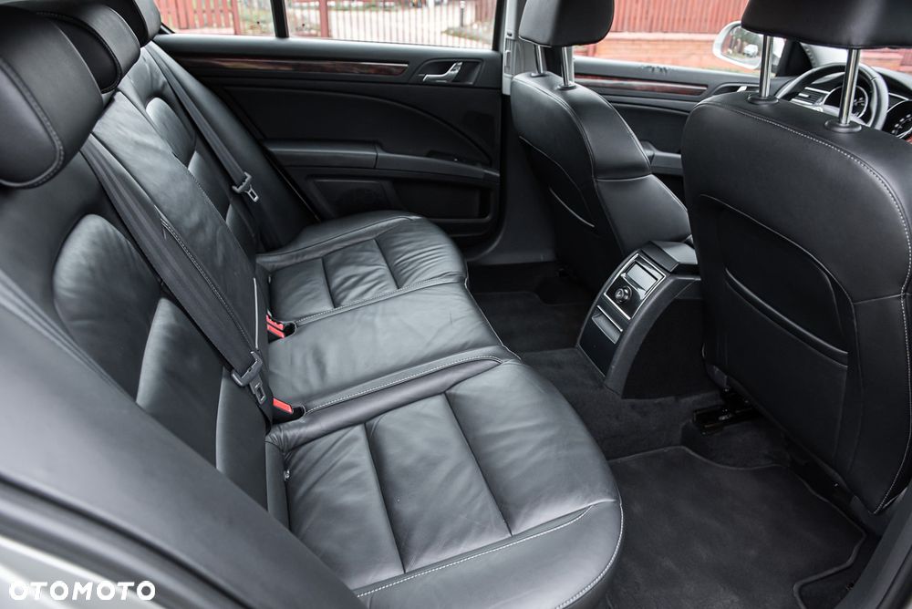 Skoda Superb 2.0 TDI DSG Elegance - 31