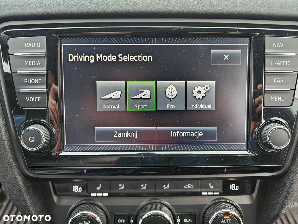 Skoda Octavia 2.0 TSI RS - 33