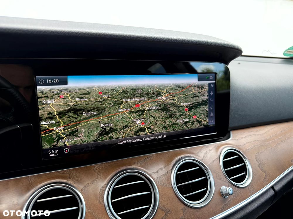 Mercedes-Benz Klasa E 220 d 9G-TRONIC Exclusive - 13