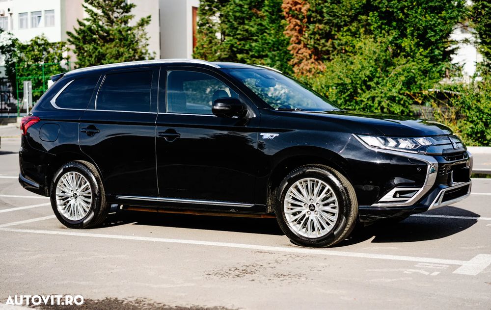 Mitsubishi Outlander PHEV 2.4 L 4X4 Instyle - 9