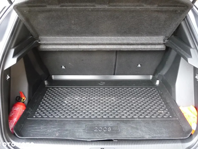 Peugeot 2008 1.5 BlueHDi Allure S&S EAT8 - 17