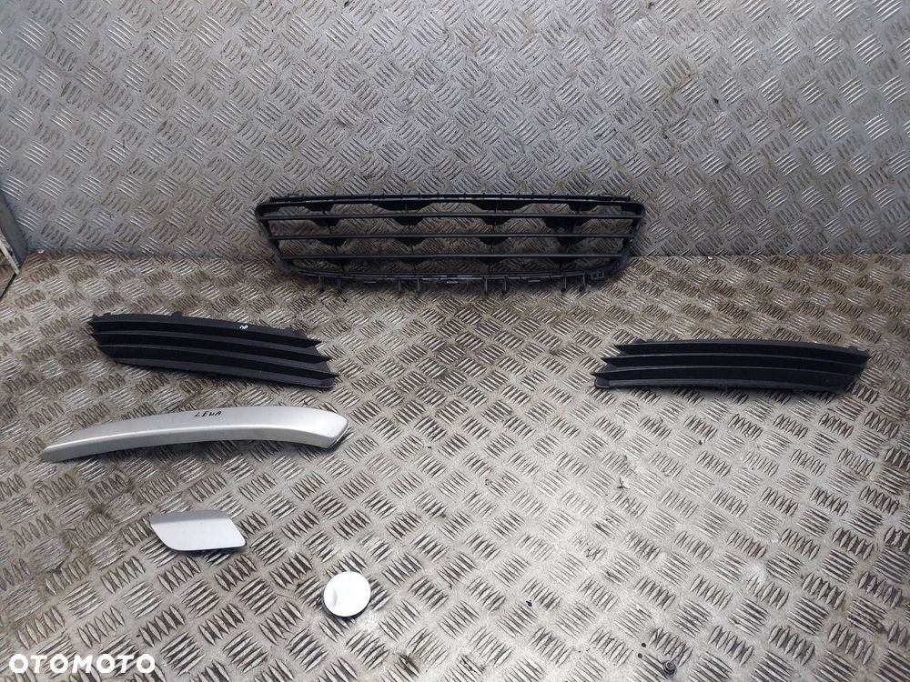 KRATKA ZDERZAKA PRZÓD KOMPLET + ZAŚLEPKA UCHA LISTWA OPEL ASTRA H Z157 - 1