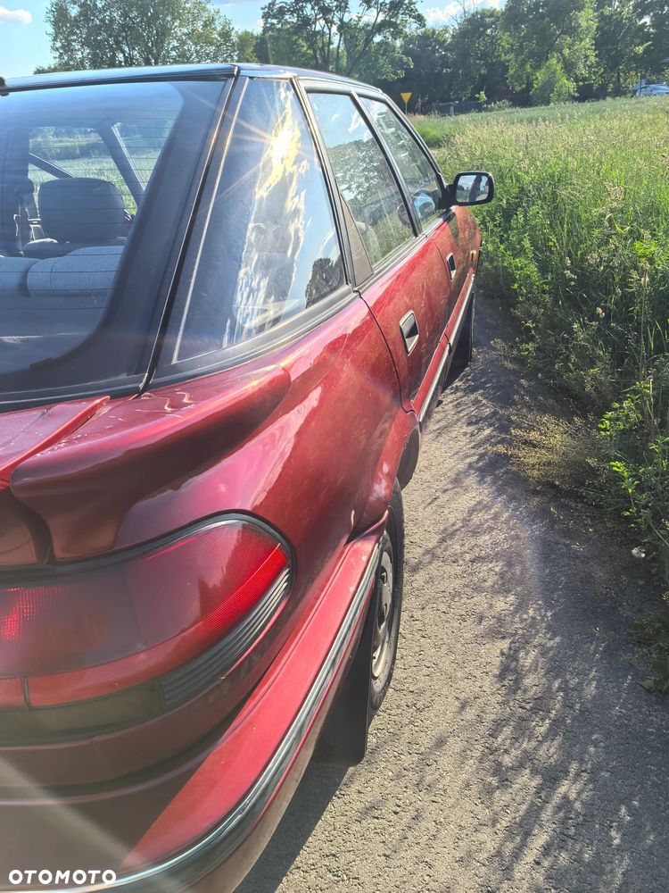Toyota Corolla 1.6 GL - 8