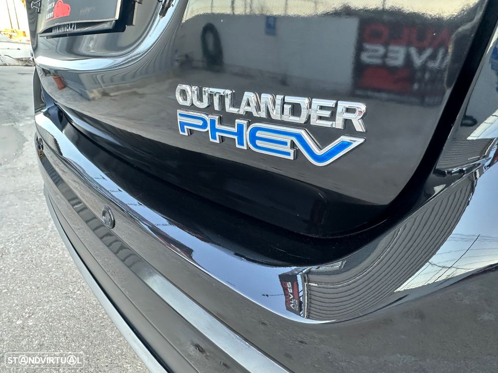 Mitsubishi Outlander 2.0 Intense Navi - 18