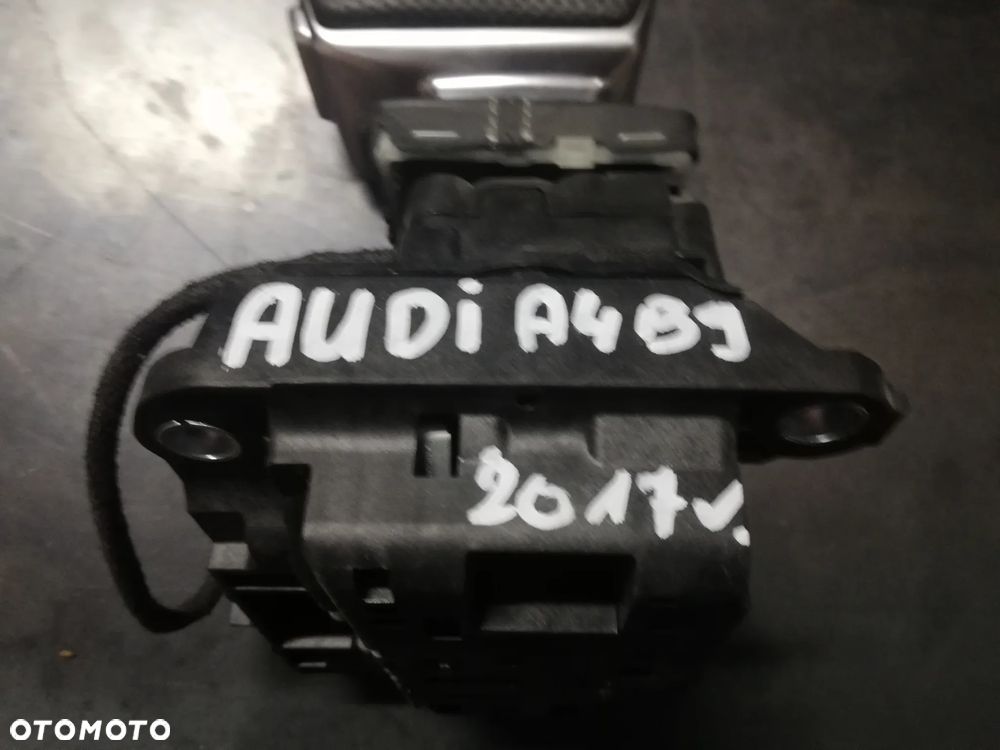 AUDI A4 B9 LEWAREK WYBIERAK BIEGÓW 8W2713041G - 3