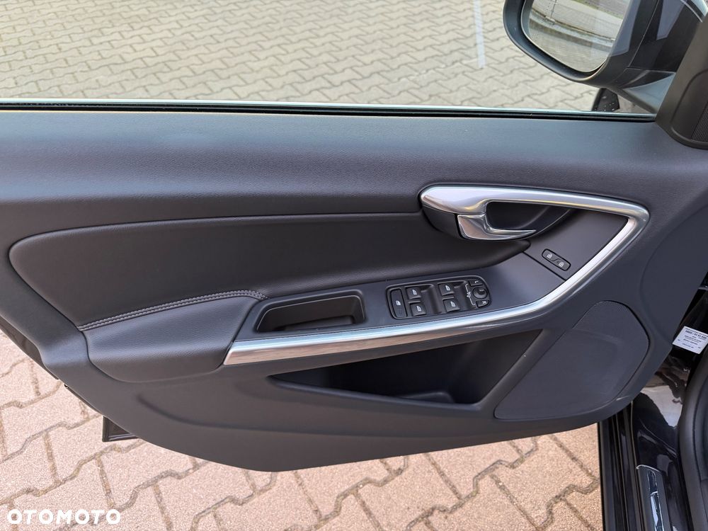 Volvo V60 D3 Geartronic Summum - 13