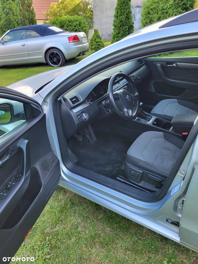 Volkswagen Passat 2.0 TDI Comfortline - 14