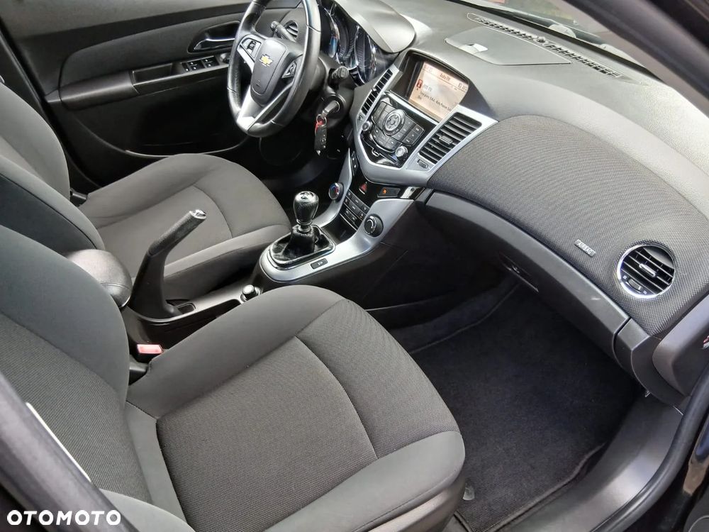 Chevrolet Cruze 1.8 LTZ - 32