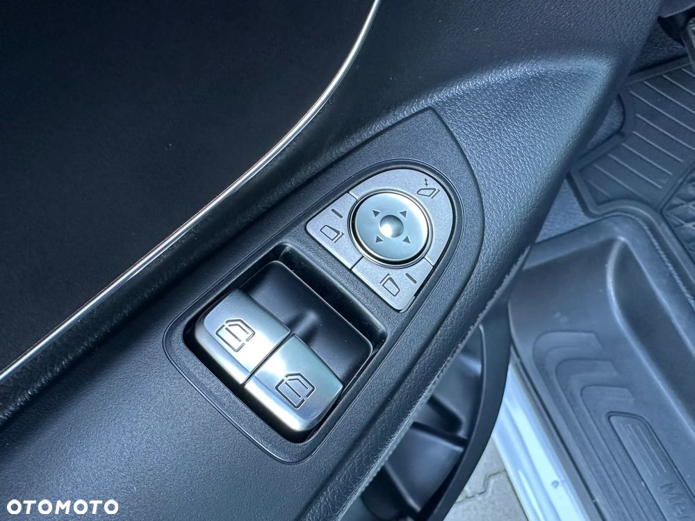 Mercedes-Benz Vito 116 CDI Furgon PRO Długi 3200 mm - 31