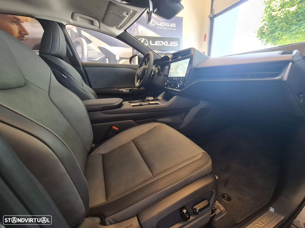 Lexus RZ 450e Executive Plus - 21