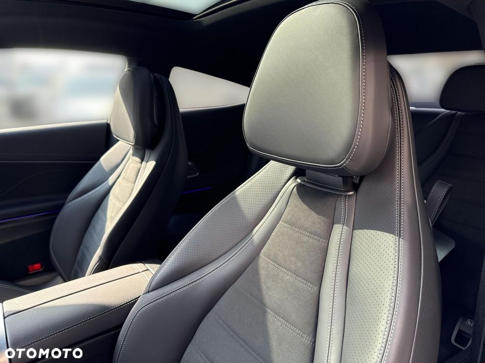 Mercedes-Benz CLE - 12