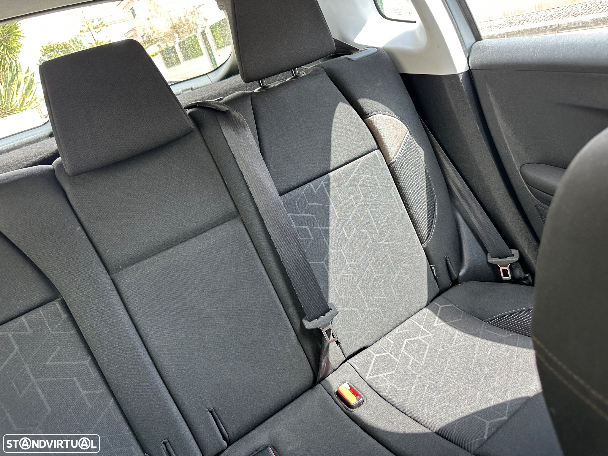 Peugeot 2008 - 6