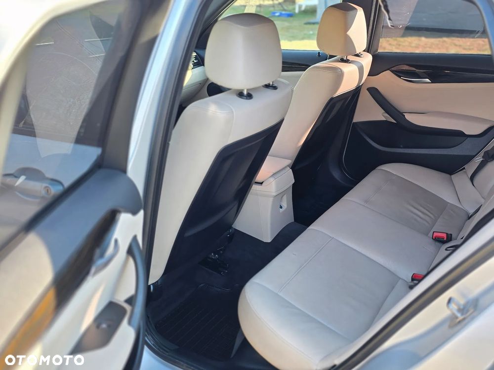 BMW X1 sDrive18d - 11