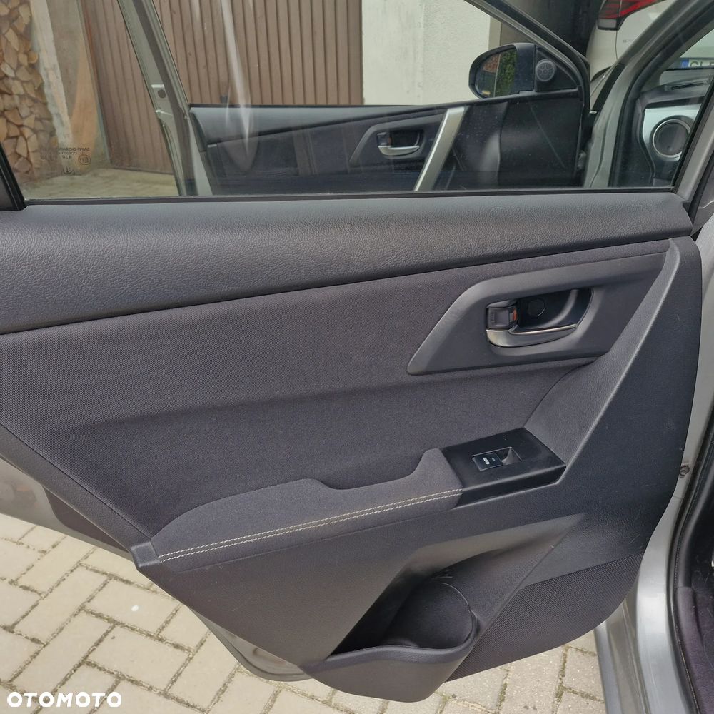 Toyota Auris - 13
