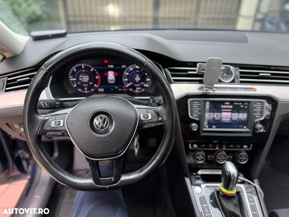 Volkswagen Passat Variant 2.0 TDI DSG Highline - 15